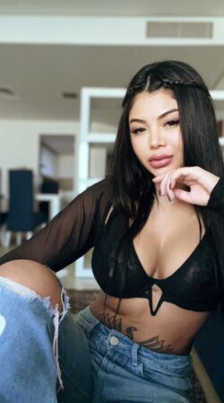Experience Unforgettable Moments with Aline Rojas Your Perfect Companion